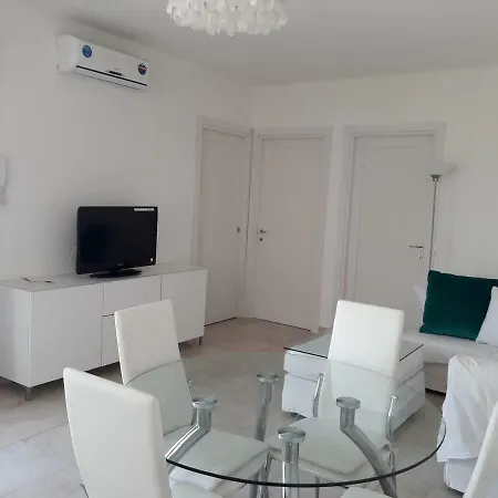 Casa Lisa A Porto Frailis بيت للعطل أرباتاكْسْ